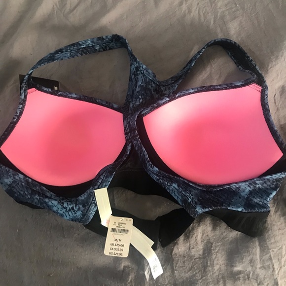 NWT Ultimate sports bra size (M) - Picture 3 of 3